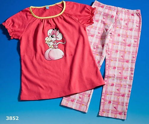 Diddlina mit Schäfchen Pyjama